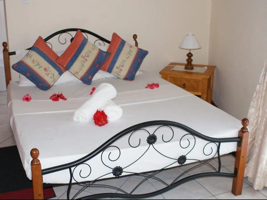 Carana Hilltop Villa Glacis  3*, Glacis (Mahe) Seychelles