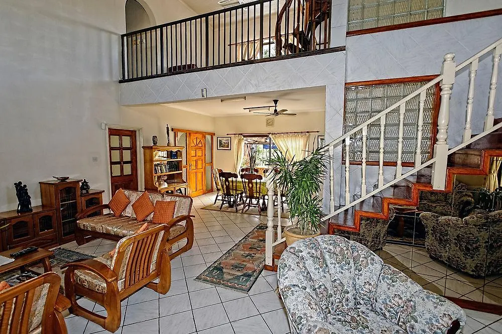 *** Guest house Carana Hilltop Villa Glacis  Seychelles