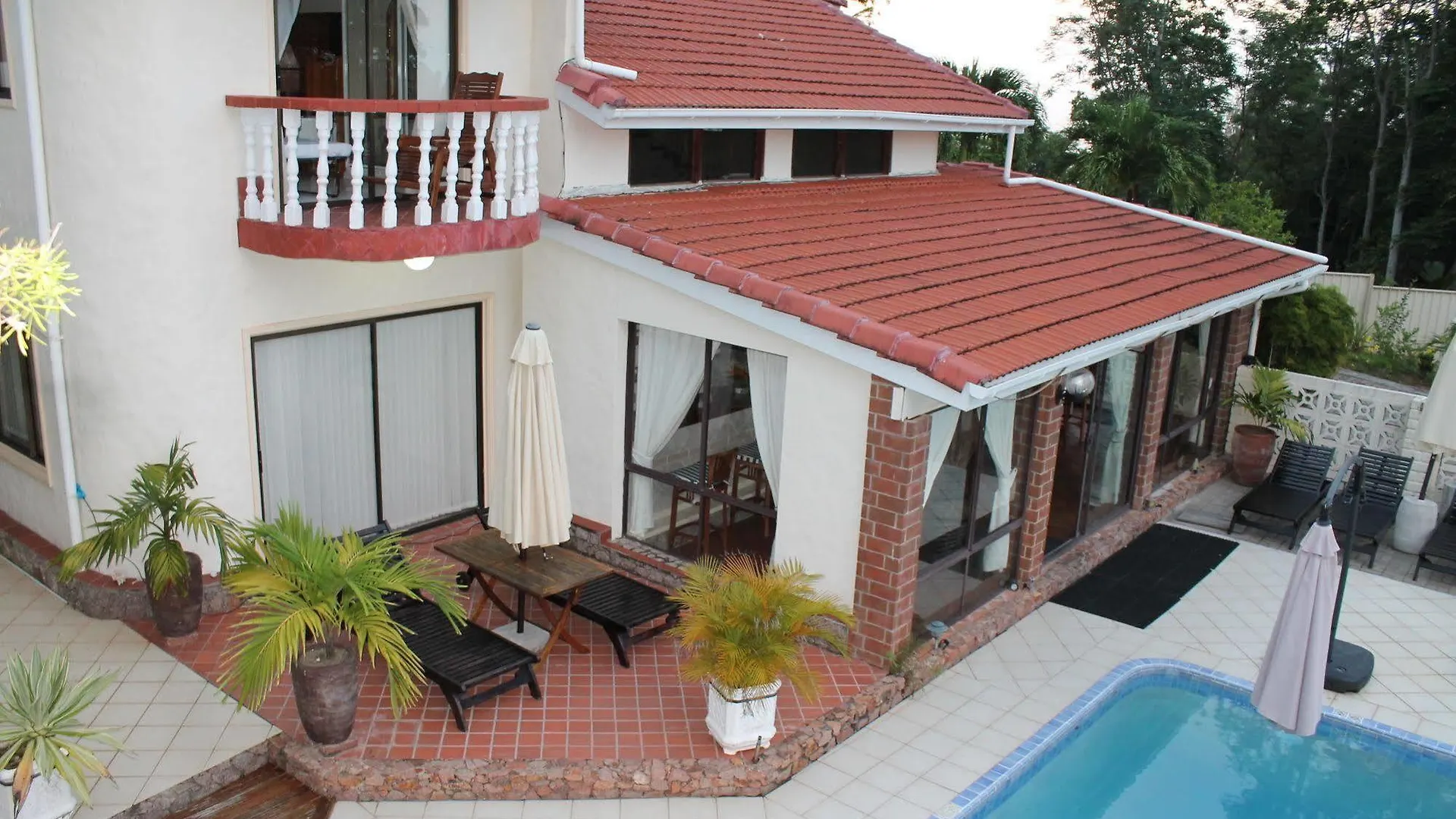 Carana Hilltop Villa Glacis  Guest house