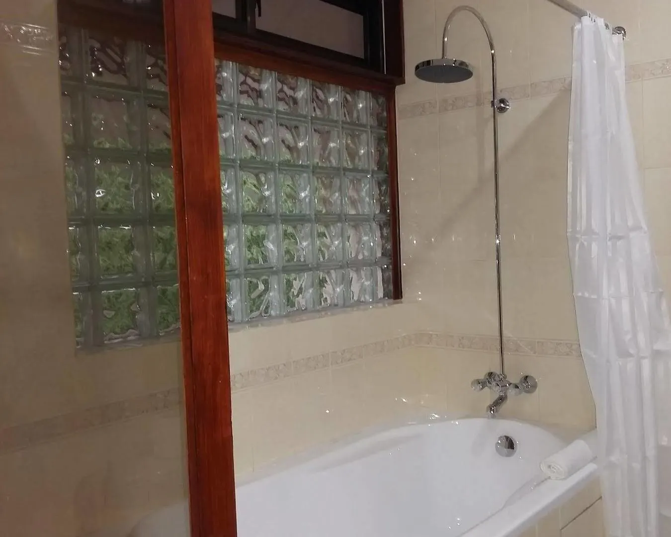 Guest house Carana Hilltop Villa Glacis
