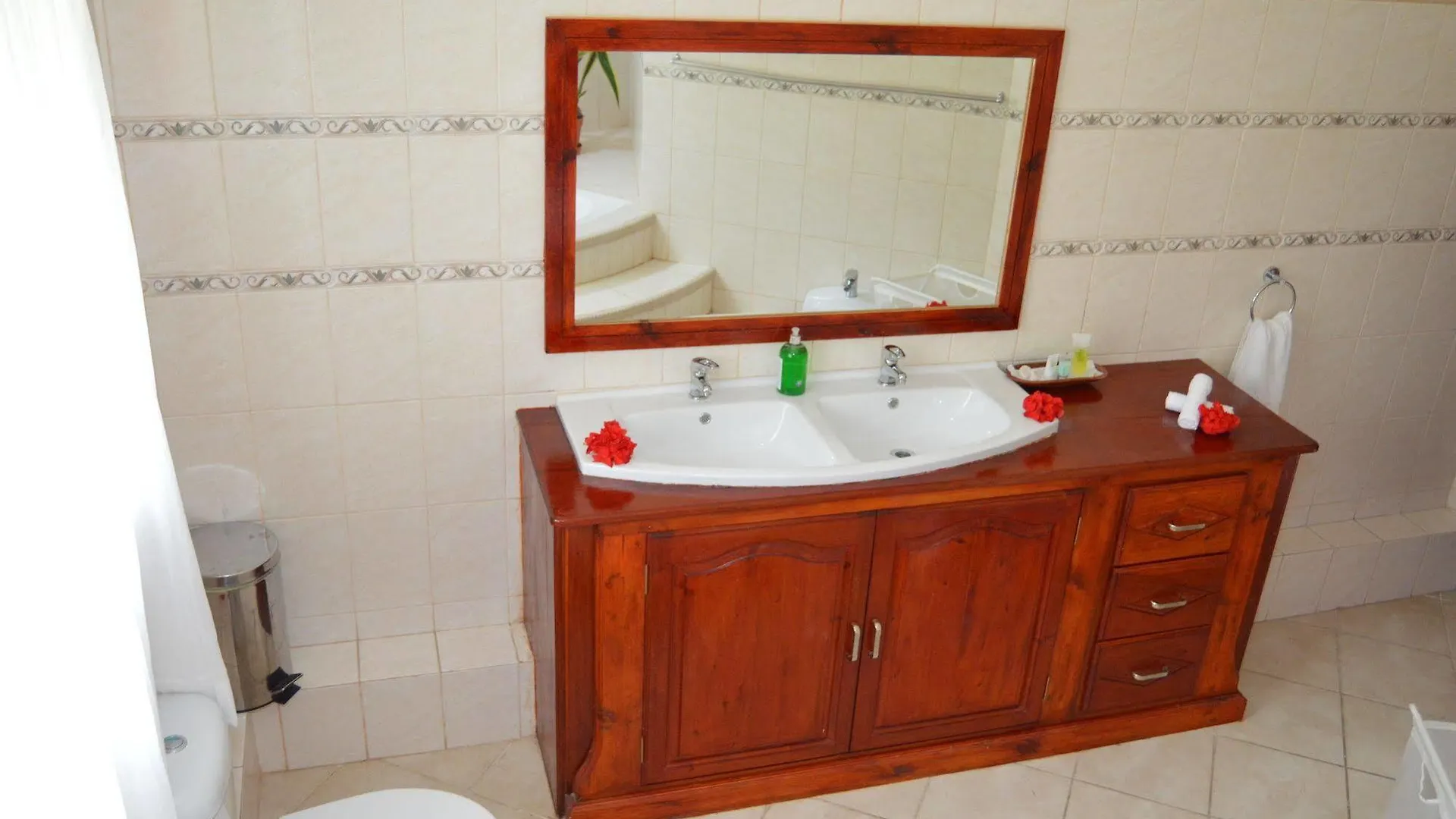 Carana Hilltop Villa Glacis  3*, Glacis (Mahe)