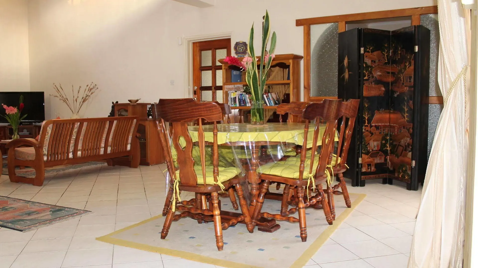 Guest house Carana Hilltop Villa Glacis