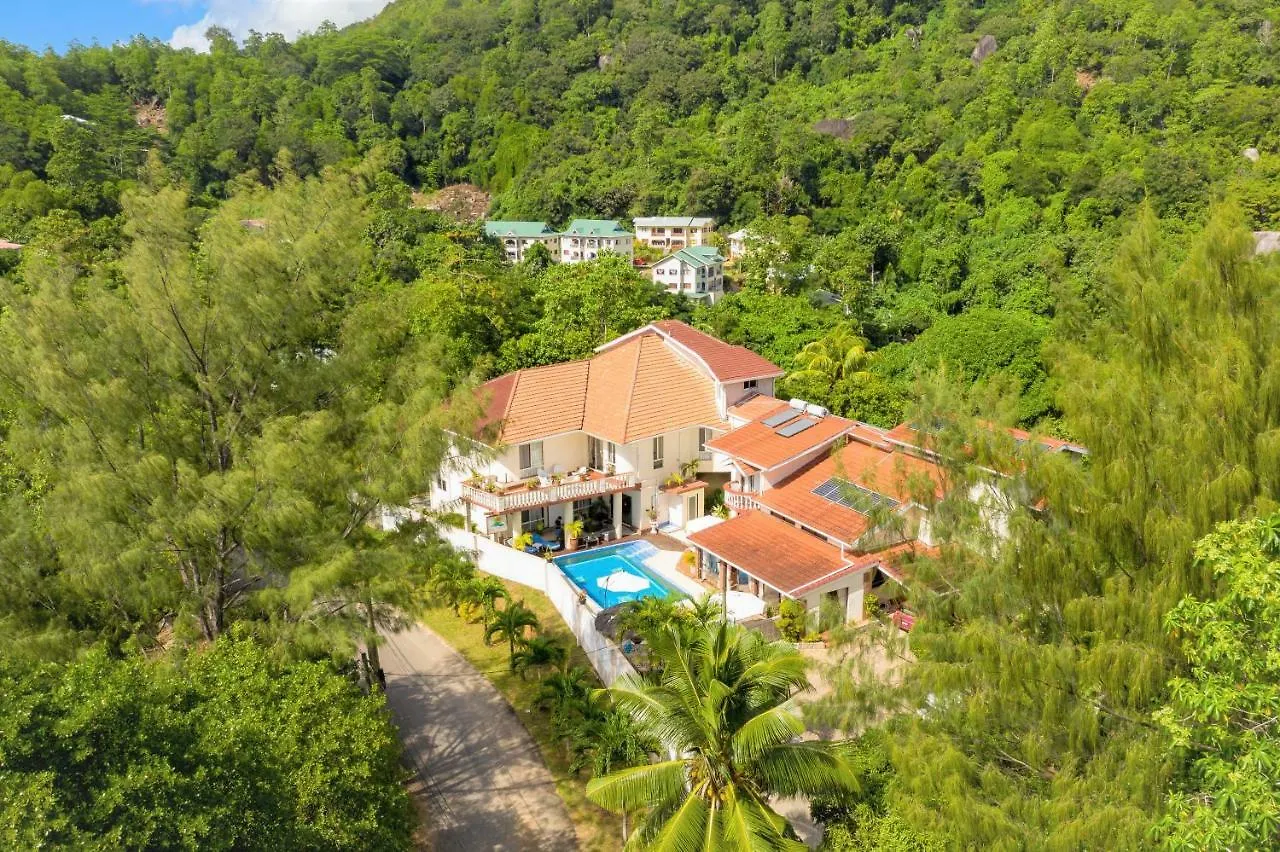 Carana Hilltop Villa Glacis  3*, Glacis (Mahe)