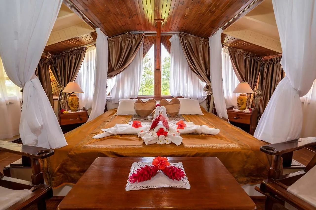 *** Guest house Carana Hilltop Villa Glacis  Seychelles