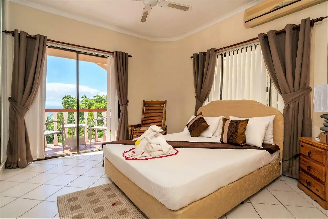 Carana Hilltop Villa Glacis  3*, Glacis (Mahe)