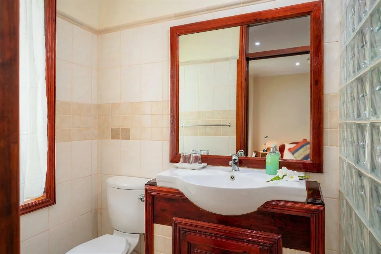 Carana Hilltop Villa Glacis  3*, Glacis (Mahe)
