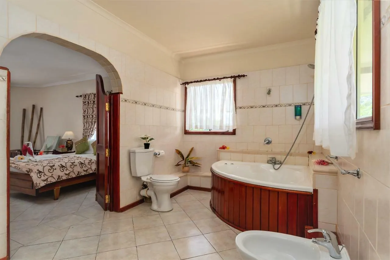 Guest house Carana Hilltop Villa Glacis