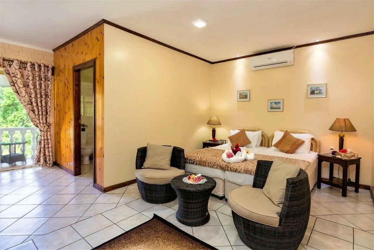 Carana Hilltop Villa Glacis  3*, Glacis (Mahe)
